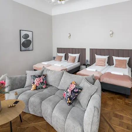 Cracow Main Square Apartments-3